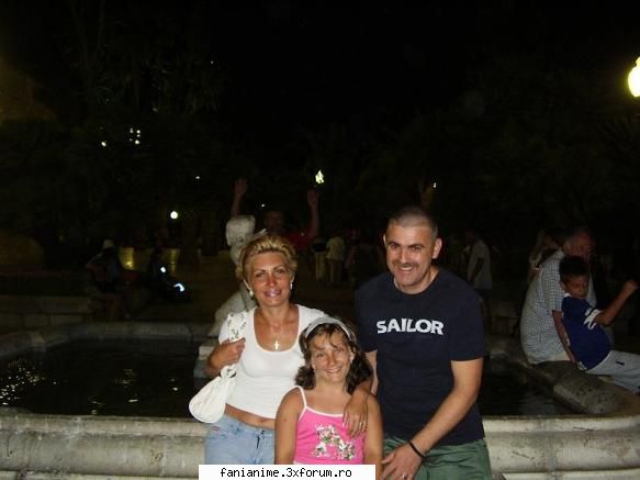 varsta vostri varsta parintilor anitata:39 anipoop doolce shi  ne!ps:pun poza familie.